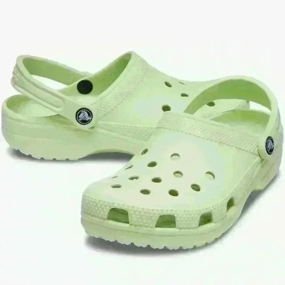 Crocs Classic Clog In Celery Green Durable and Comfy Men Size 8 Women Size 10 - Picture 1 of 13